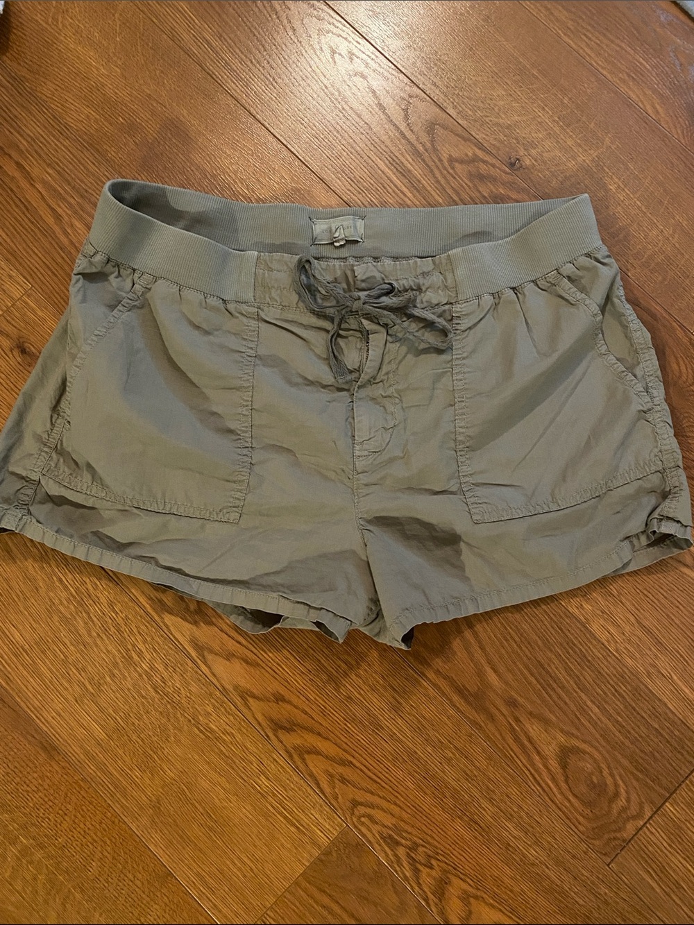Lou & Grey Olive Drawstring Shorts Size Large